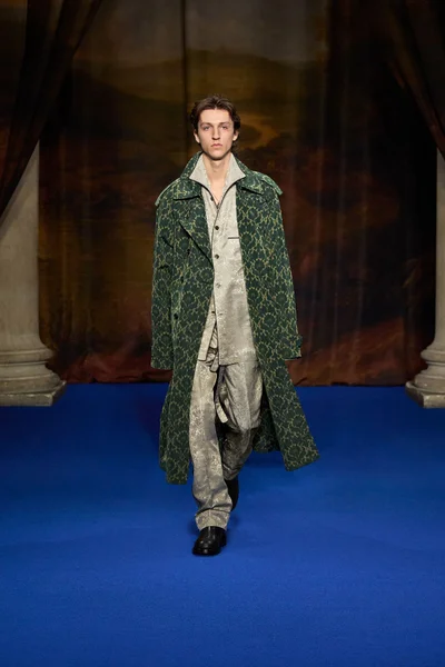 Look 39